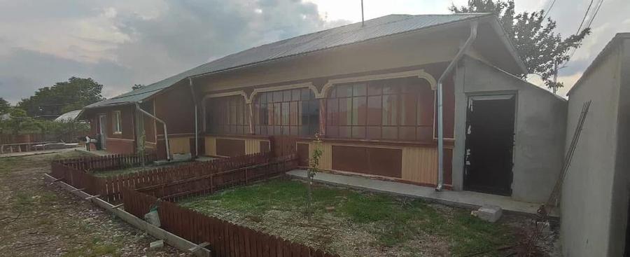 Casa 5 camere cu livada 2200 mp- Varasti - 1