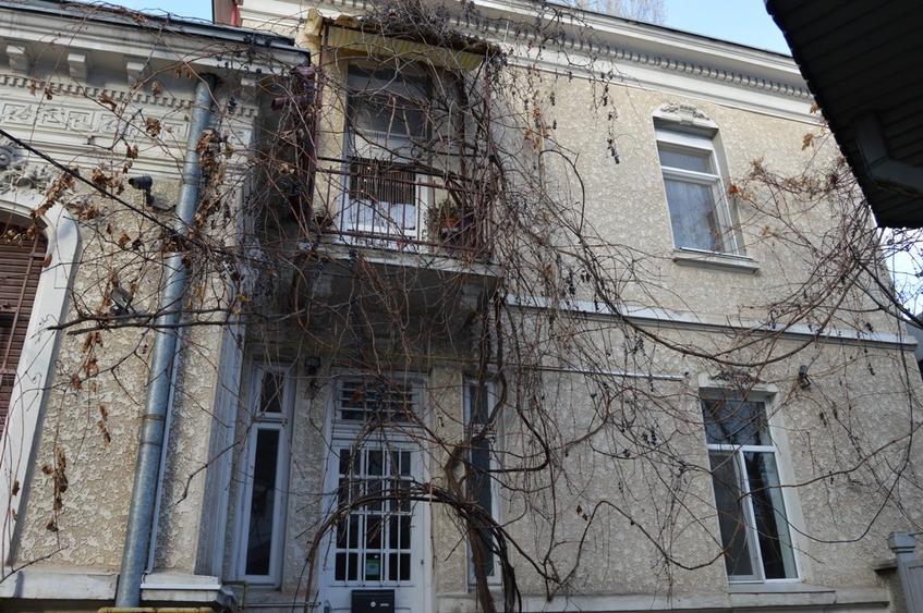 Piata Romana,garsoniera  la parter/1,ideal birou - 1