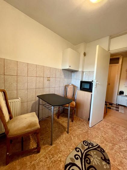 Apartament 3 camere, decomandat | Pacurari-str. Neculau | 64mp, bloc 1982 - 3