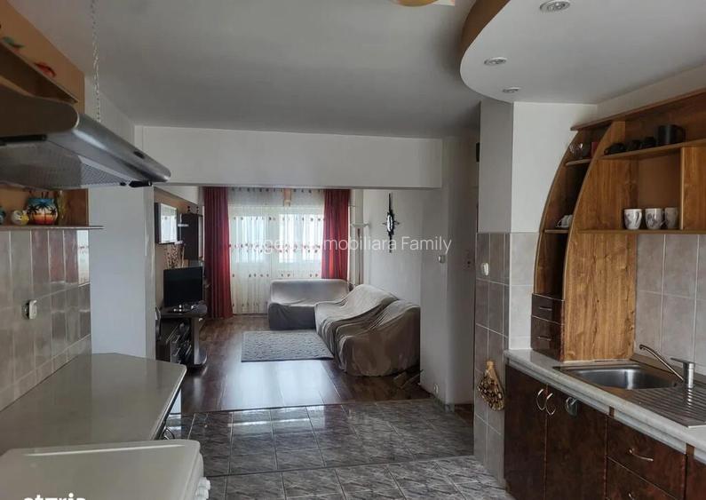 Apartament cu 3 Camere Decomandate Zona Marasesti Apartament cu 3 Camere Decomandate Zona Marasesti