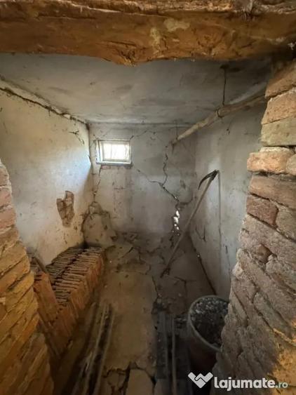 Doua case pe acela?i teren, 180 mp utili, 25 ari, ?indre? - 1