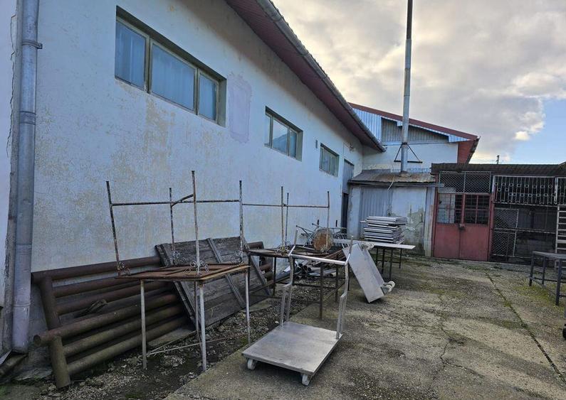 Se ofera spre vanzare / inchiriere cladire cu spa?iu... - 1