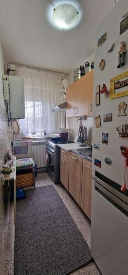 Apartament cu 2 camere semidecomandat în Km 4-5