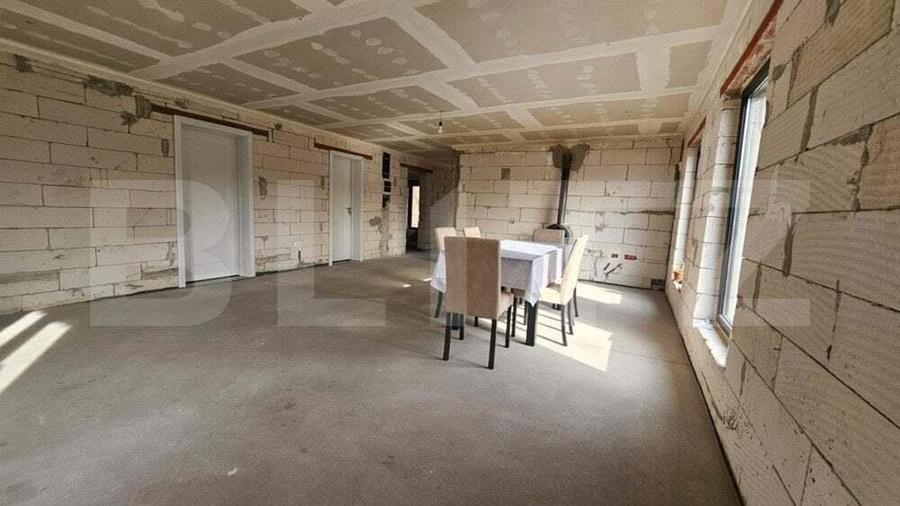 Casa individuala, cu 3 camere,140 mp,670 mp teren,Ghirbom - 4