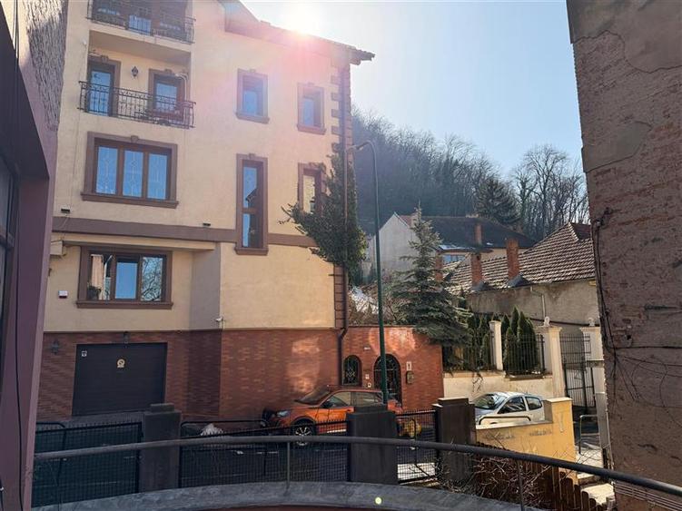 Apartament 4 camere, zona Centru - 2