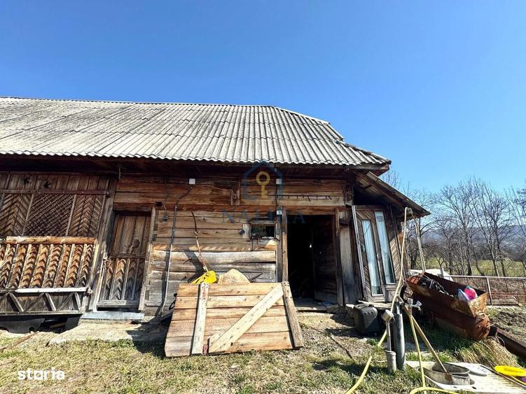 Casa de vanzare Surdesti cu teren intravilan 5000mp - 1