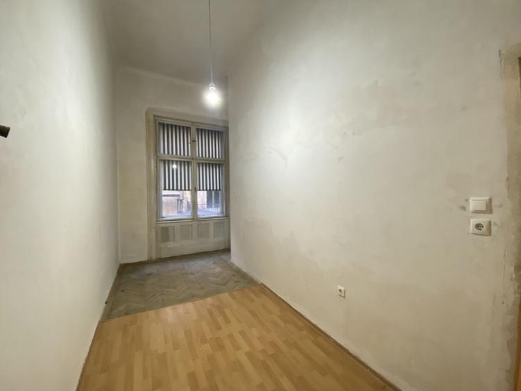 COMISION 0, PALATUL MIKSA STEINER, 3 Camere, 78 MP, Et 1, Piata Unirii - 8