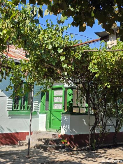 Casa ?i teren de vanzare