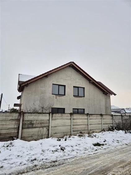 Casă cu 7 camere cu Teren 598 Mp în Sântandrei