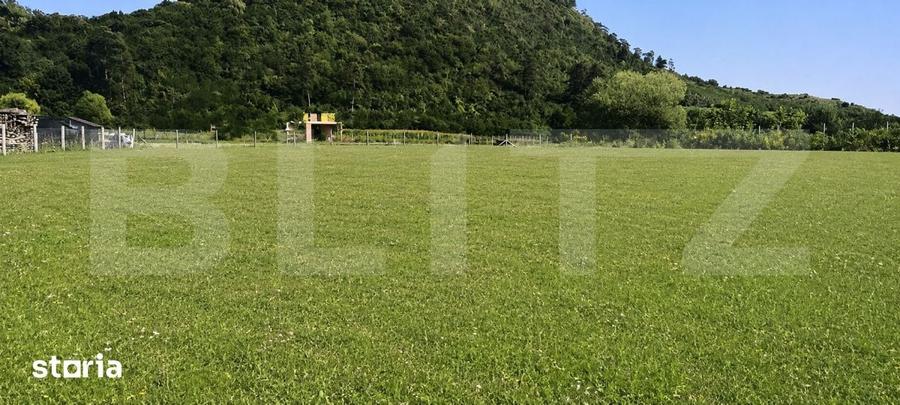 Teren de 1400 mp, în Central