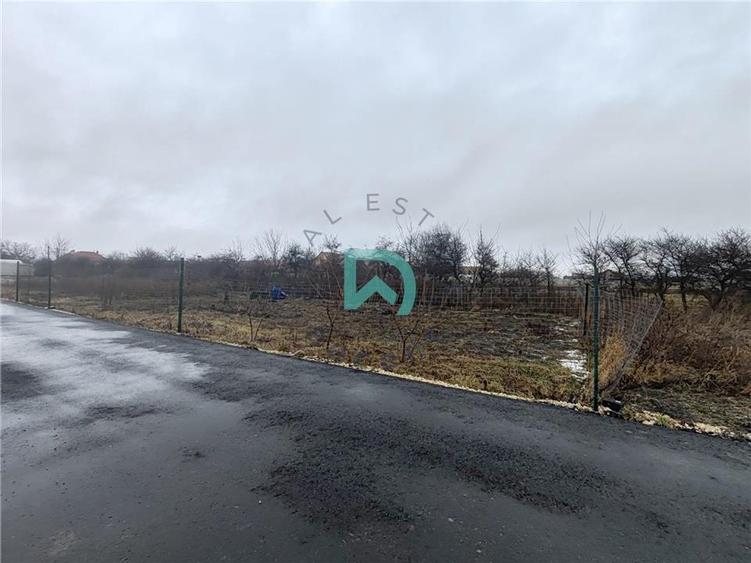 Teren intravilan de vanzare Stupini Brasov - 1