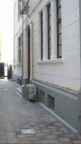 Piata Unirii - Calea Calarasilor - Mantuleasa parter de vila elegant si curte - 1