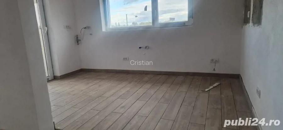 Proprietar, vand casa tip duplex.