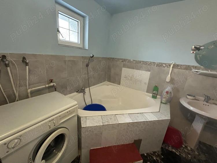 Vand casa mare caramida(2 corpuri cladire)renovat si ocupabil imediat,situat in Livada, st.850 mp - 2