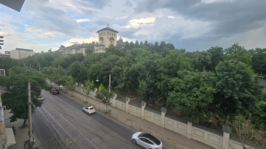 apartament cu 3 camere + 2 boxe + terasa 20 MP  Bd. Regina Maria nr. 50 - 6
