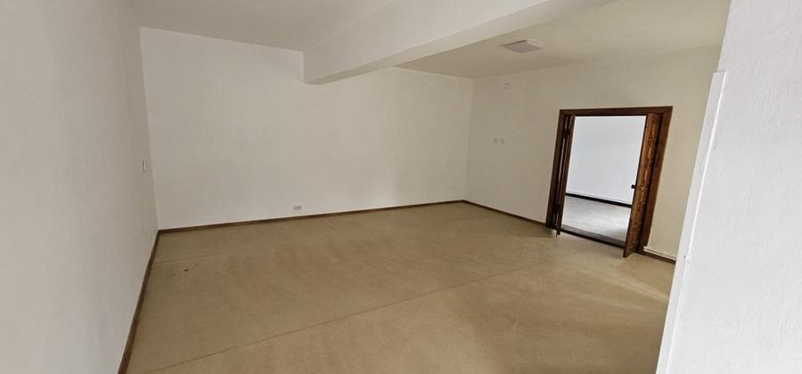Spațiu comercial de închiriat – Zemeș, poziție centrală - 2