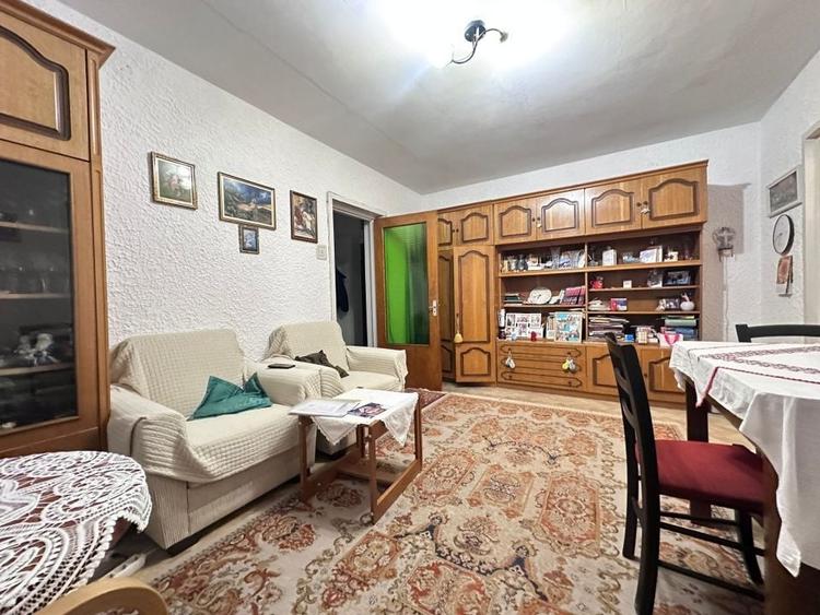 Apartament cu 3 camere semidecomandat, mobilat în Mihai Viteazul