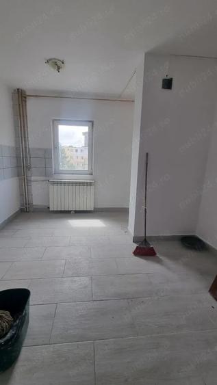 Inchiriez apartament doua camere nemobilat, Pitesti, Exercitiu - 5