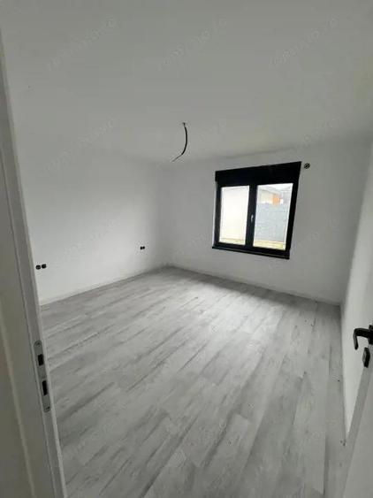 Casa individuala de vanzare 131 mp construi?i, teren 6 ari - 12