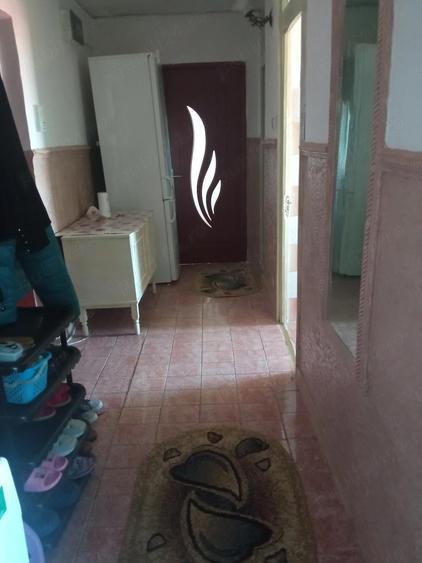 Vand schimb apartament 2 camere - 3