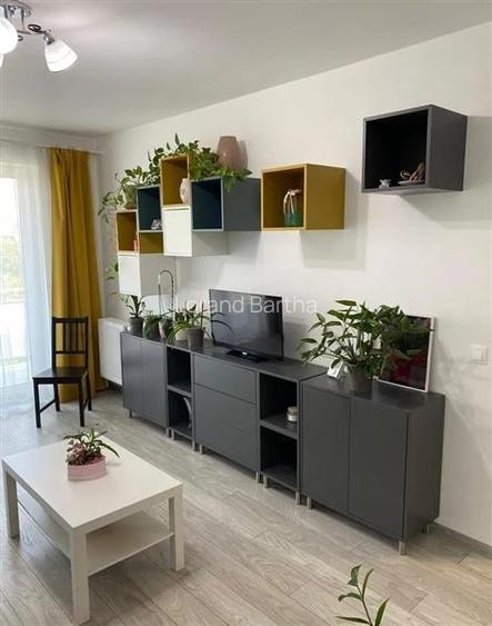 Apartament cu 2 camere, balcon mare, loc de parcare, Maurer, zona Libertatii
