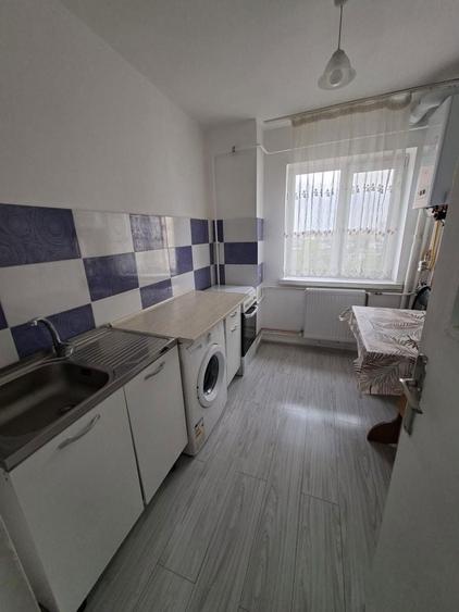 Proprietar inchiriez apartament Craiovita noua zona parculet Orizont - 4