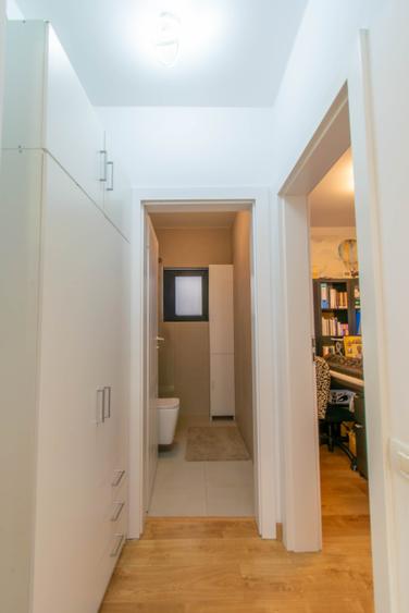 Vilă modernă cu vedere la lac, minicomplex inchis - 10