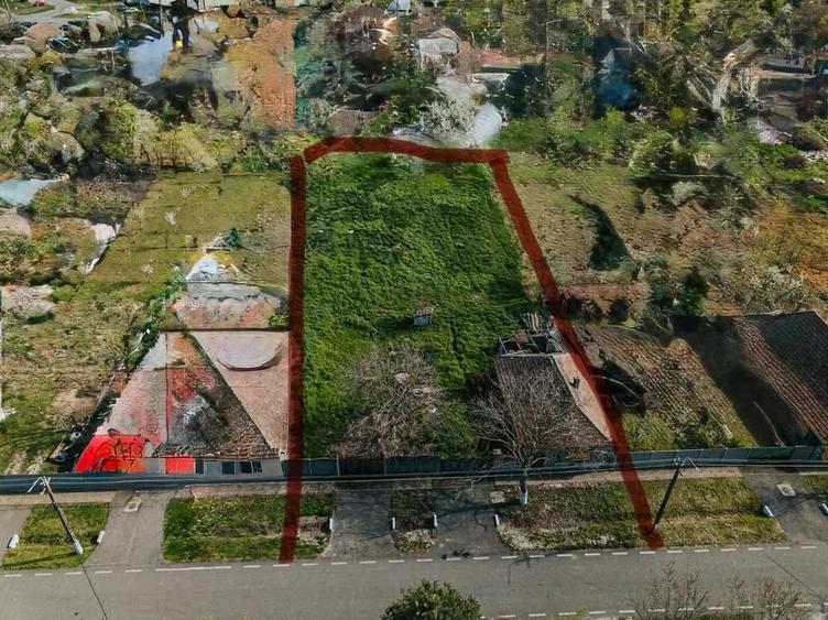 Casa nelocuibila Teren de vanzare - 1