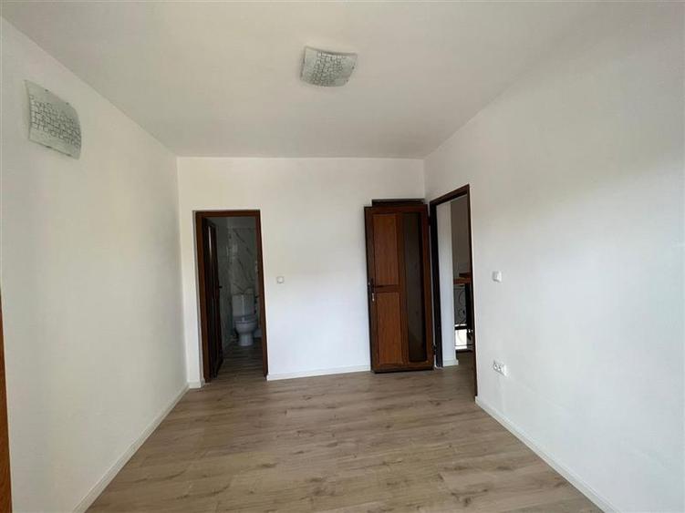 Casa cu 4 camere, 180 mp, situata in cartierul Europa! - 12