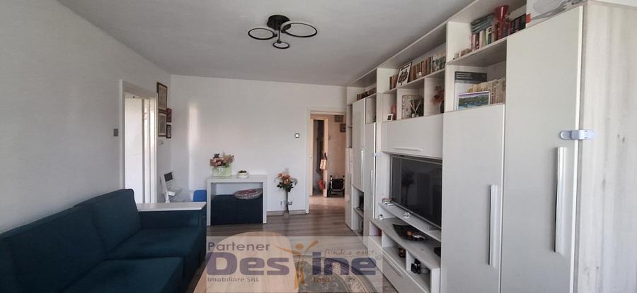 Apartament 3 camere Semidecomandat - 60mp, Etaj 4, Centrala termica - Podu Ros - 1