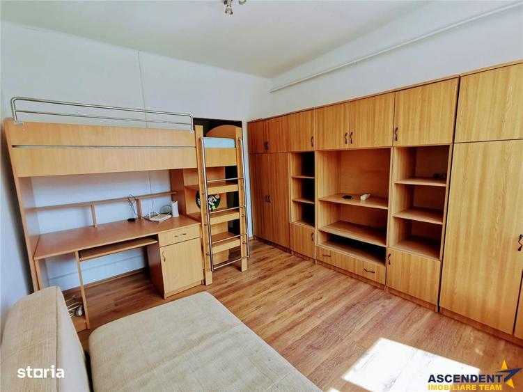 Garsoniera luminoasa cu bucatarie utilata si baie cu cada - 6