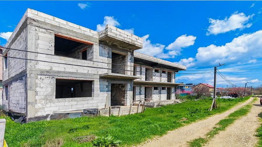 Investiție Lazu | Clădire 10 Camere – Construcție la Roșu cu Acoperiș Terasă - 1