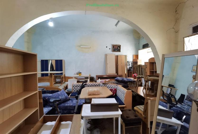 Casa la principala cu spatiu comercial in SANTANA - 3