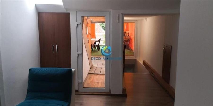 Apartament 3 camere, 95 mp pe doua niveluri cu terasa de 30 mp, Eroilor - 21