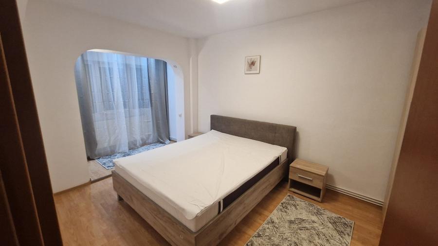 Proprietar, închiriez apartament cu 2 camere decomandat, zona Republicii  - 6