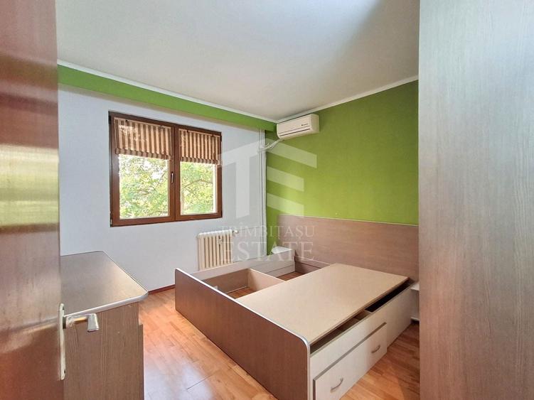 Apartament 3 camere decomandat | Locație excelentă | Bd. Chișinău 21 - 13