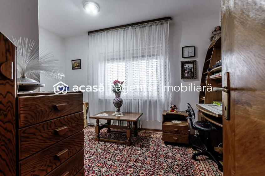 Casă din cărămidă cu 8 camere – zonă liniștită, LIPOVA - 9