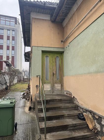 Casa de vanzare - 2 camere - 8