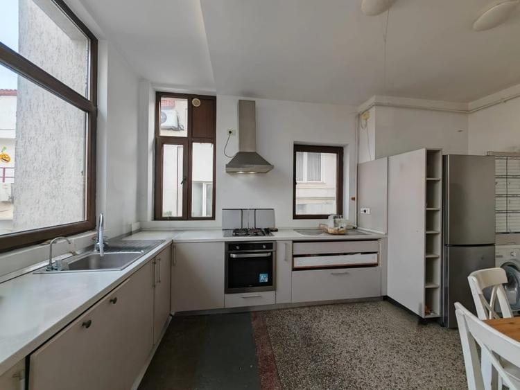 Piata Victoriei - Sf. Voievozi - Apartament 4 camere , bloc boutique consolidat - 5
