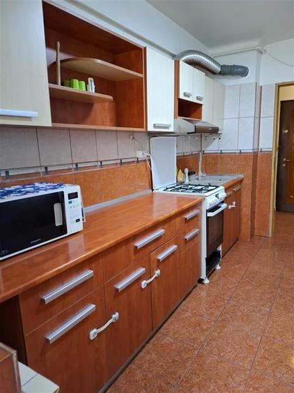 Inchiriere apartament 2 camere, zona 9 Mai - 13