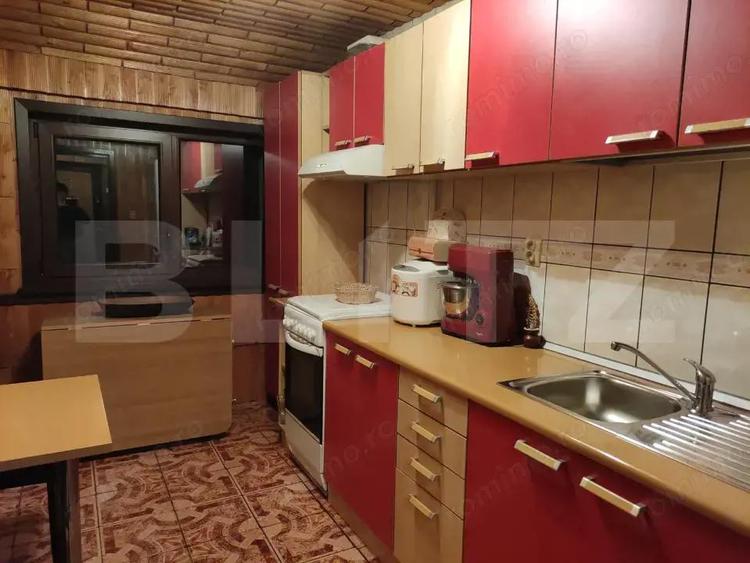 Apartament de vanzare, 3 camere, 80 mp, decomandat, zona Zamca - 8