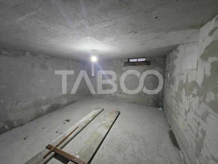 Casa de vacanta de vanzare 278 mpu curte 855mp Valea Avrigului - 21