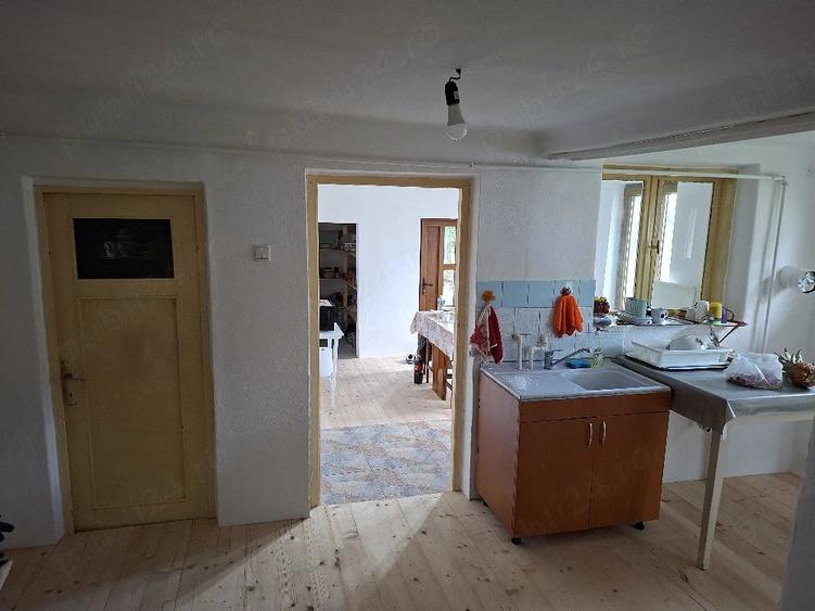 Casă cu Teren 1405 Mp în Urleta