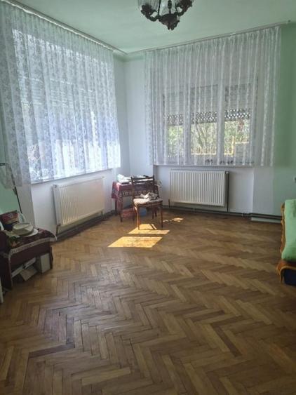 Locuință cu priveliște: Casă bifamilială într-o locație liniștită!!!Privat!!! - 7