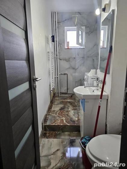 Proprietar, ofer spre inchiriere Apartament cu 3 camere - 4