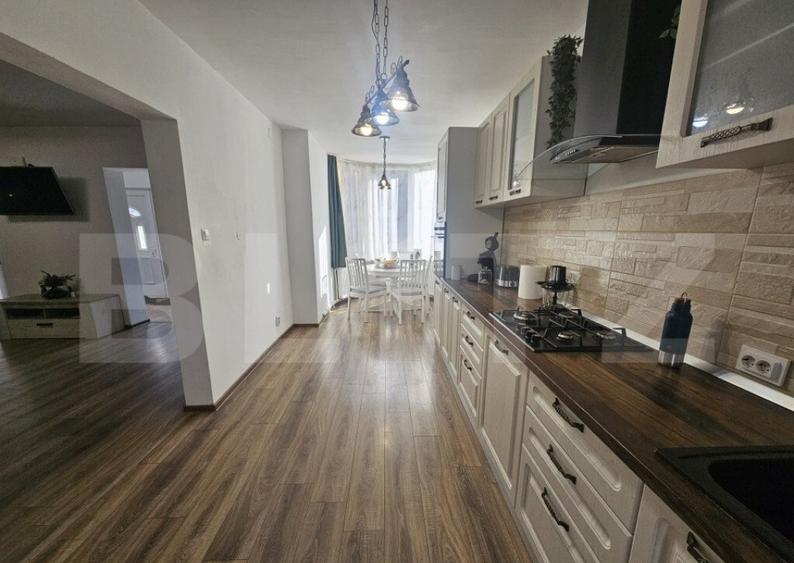 CASA SUPERBA CU 5 CAMERE, 168 MP, IN ?OIMU? LA 15 MINUTE - 6