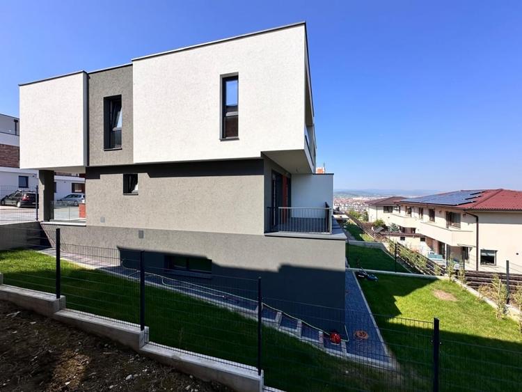 Duplex cu un design deosebit, spatiu generos si curte proprie - 5