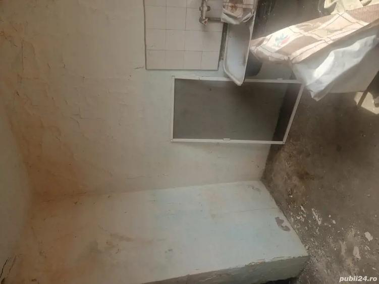 vand apartament et 4 - 6