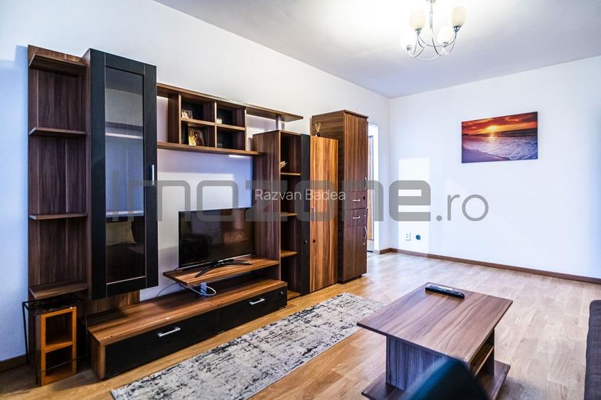 Apartament deosebit, piata Veteranilor, bloc stradal, reabilitat, bucatarie 10mp Apartament deosebit, piata Veteranilor, bloc stradal, reabilitat, bucatarie 10mp