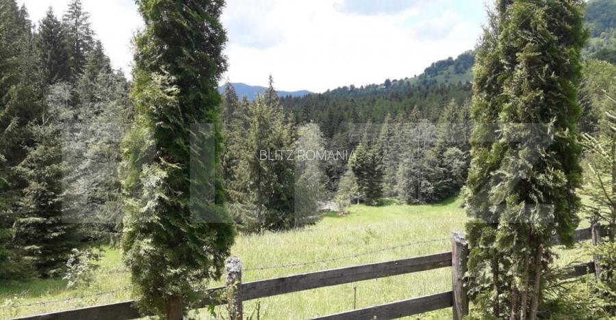 Casa de vacan?a in Piatra Fantanele + 4,5 arii teren